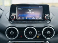 Low Mileage, Heated Seats, Apple CarPlay, Android Auto, Blind Spot Detection, Lane Departure Warning... (image 7)