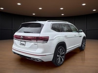 Price includes $1,000 finance credit. Price does not include fees or taxes. The 2024 Volkswagen Atla... (image 4)