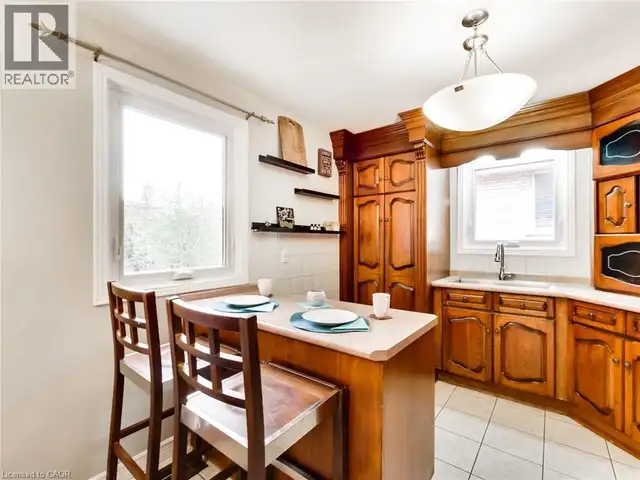 18 PAVAROTTI Court Hamilton, Ontario in Houses for Sale in Hamilton - Image 14