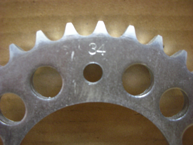 CB 500-4 rear sprocket 41201-323-010 NOS 34T dans Autre  à Stratford - Image 4