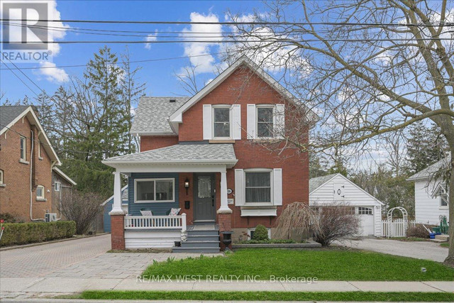 16 ELIZABETH ST S Richmond Hill, Ontario in Houses for Sale in Markham / York Region