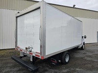 2022 Ford E-450 Cube 16 pieds 2x4 V8 7.3L -Location crédit bail disponible Financement Bancaire 1e 2... (image 4)