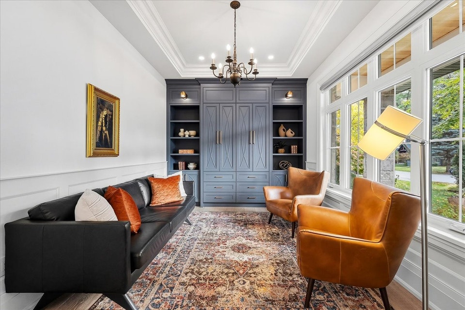 Oakville Luxury Custom Home | Dramatic Architecture | 4+2BR 5 WR, photo 2 of 10