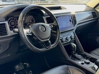 * 4MOTION All-Wheel Drive (AWD) * 20-inch alloy wheels * LED headlights, fog lights, DRLs * Wood tri... (image 4)