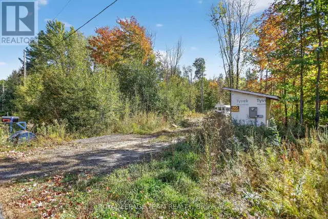 10586 SEIBERT ROAD South Dundas, Ontario in Land for Sale in Brockville - Image 3