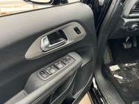 2024 Pacifica Hybrid Select - Electric Efficiency Meets Family Luxury Finished in Diamond Black Crys... (image 7)