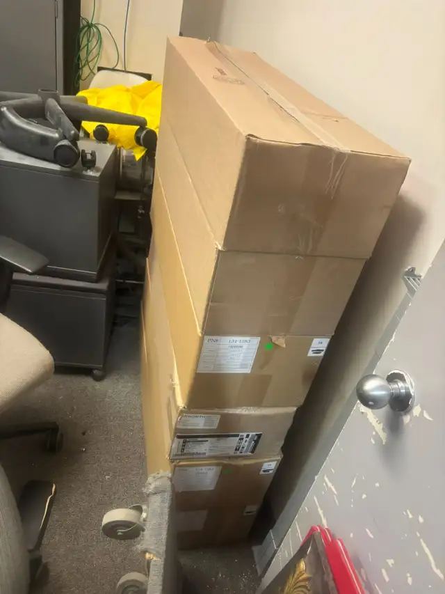 Haworth Upside Sit-Stand Desk Base-Excellent Condition! in Desks in Mississauga / Peel Region - Image 4