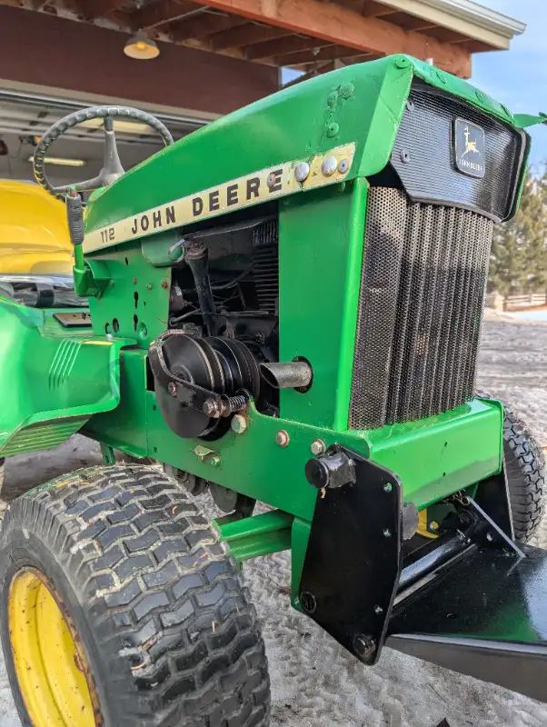 RECUCED: John Deere 112 with Front blade in Lawnmowers & Leaf Blowers in Red Deer - Image 4
