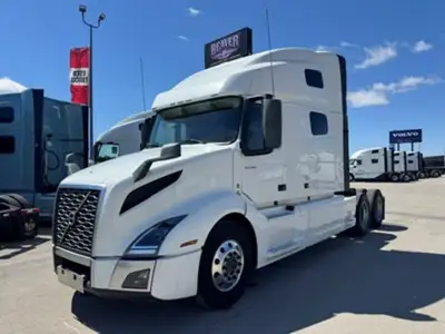 Tilt/Tele,Cruise, Power Windows, Power Locks, Heated Power Mirrors,Bluetooth,Fridge, Fender Mirrors,...