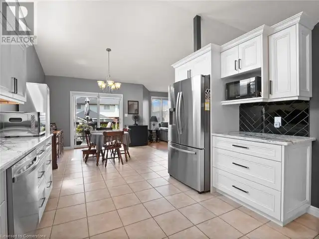 7721 PARKVIEW Crescent Niagara Falls, Ontario in Houses for Sale in St. Catharines - Image 8