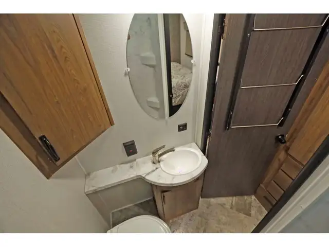 2021 Forest River Sunseeker Forester 2380 B+ DIESEL Full paint in RVs & Motorhomes in Laval / North Shore - Image 24