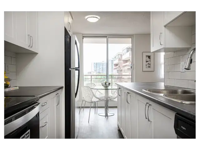 1 Bedroom Apartment for Rent - 57 Forest Ave62863312366338123