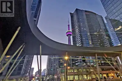 710 - 12 YORK STREET Toronto (Waterfront Communities), Ontario