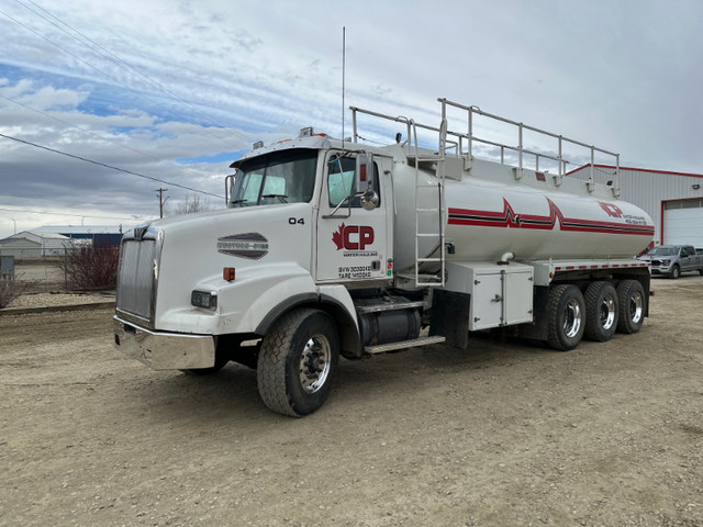 2007 4900SA Western Star Pre-Emission Tri Drive Water Truck in Heavy Trucks in Red Deer - Image 3