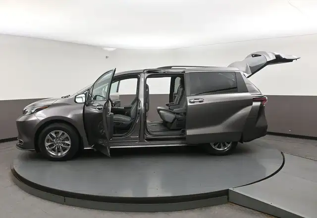 2024 Toyota Sienna XLE in Cars & Trucks in Dartmouth - Image 58