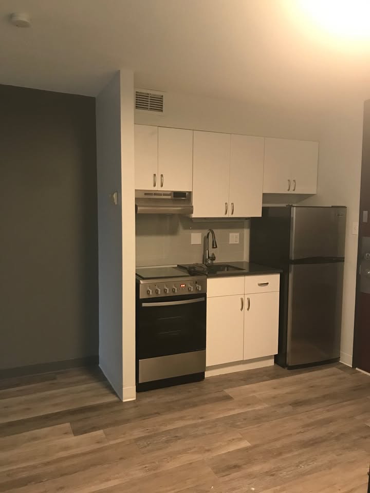Studio for Immediate/October - Downtown Ottawa Apartment 5