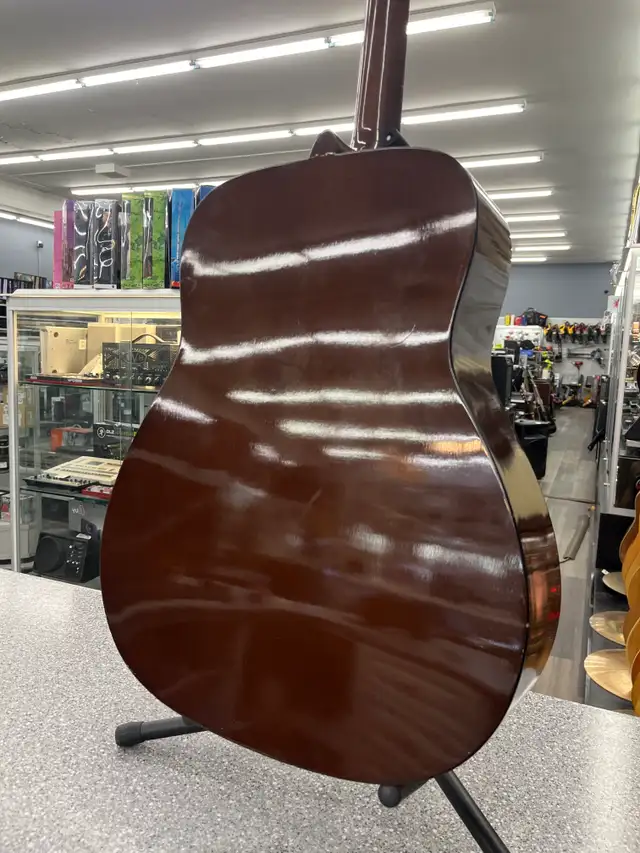 Eterna by Yamaha EF-31 Acoustic Guitar in Guitars in City of Toronto - Image 6