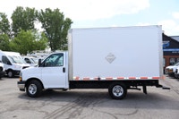 2019 Chevrolet Express 2019 CHEVROLET EXPRESS 3500 CUBE 12 PIEDS ROUE SIMPLE / 6.0 LITRES 1 SEUL PRO... (image 6)