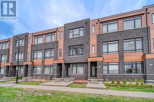 #118, -370D RED MAPLE RD Richmond Hill, Ontario in Condos for Sale in Markham / York Region - Image 2