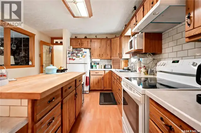 4 Pine STREET Katepwa Beach, Saskatchewan in Houses for Sale in Regina - Image 8