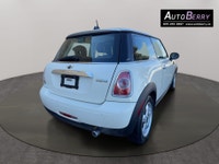 2011 MINI Cooper White On Black Leather Interior • 1.6L • Front Wheel Drive • Auto • Push Start Engi... (image 7)