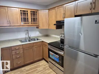 RENOVATED, CLEAN, TOP FLOOR MODERN 1-BDR APARTMENT WITH IN-SUITE WASHER AND DRYER. Heat and water in...