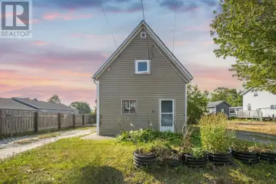 If youre looking for your first home or a low-maintenance property in a convenient location, this ch...