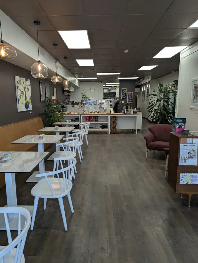 Beautiful RESTAURANT / CAFE space for Lease ON KERR STREET! in Commercial & Office Space for Rent in Oakville / Halton Region - Image 5