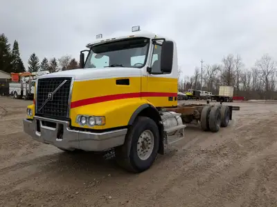 Heavy Spec Tandem 20 40 Axles 10 Speed D12 365 Hp 4 way locks 25ft of frame CA 174 2005 Volvo Heavy...