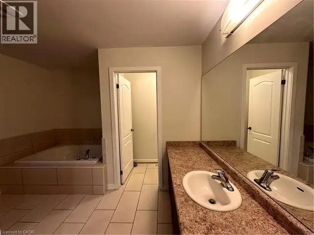7 ABERCROMBIE Crescent Brampton, Ontario in Long Term Rentals in Mississauga / Peel Region - Image 28
