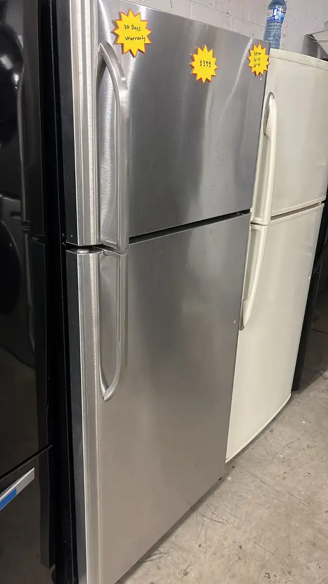Frigidaire 30” Refrigerator Fully Tested  30-Day Warranty in Refrigerators in Kitchener / Waterloo - Image 2