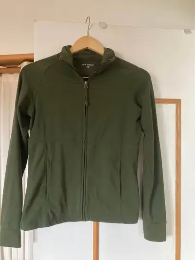 Tuff athletic woman's medium zip up Jacket. In great condition. Forest green. Pine Ridge NE Comes fr...