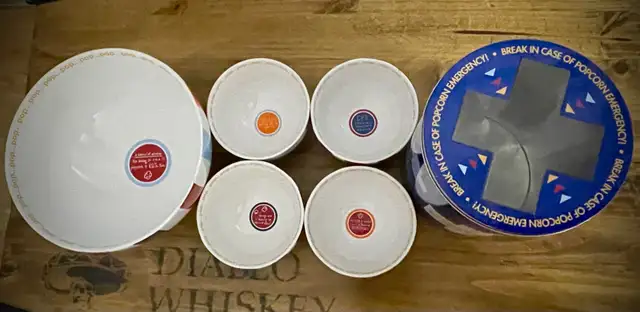 Popcorn Emergency Kit • Serving Bowl Plus 4 Fun Striped Bowls in Kitchen & Dining Wares in Kitchener / Waterloo - Image 5