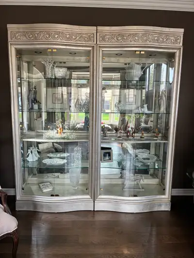 Display Cabinet Drexel Heritage Corbel Collection, View more