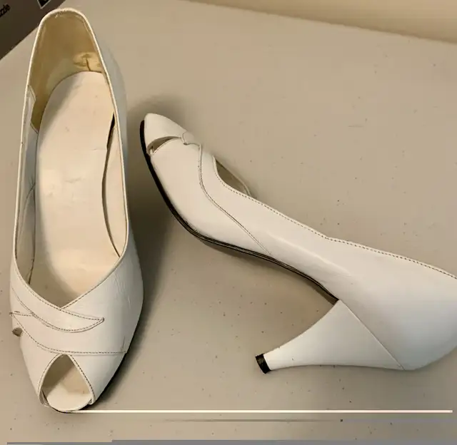 Womens Shoes in Women's - Shoes in Edmonton - Image 3