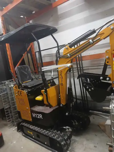 Mini escavator yellow ! New! Save$$$, View more