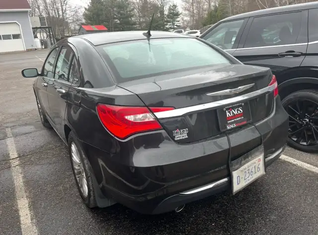 2013 Chrysler 200523046146435993601
