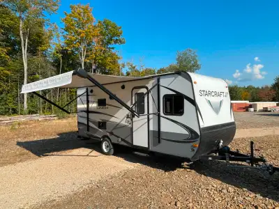 Je parle aussi français, Merci ** Smoke Free ** 2019 Starcraft Launch Outfitter 7 17BH This model go...