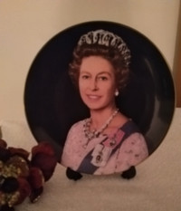 Queen Elizabeth ii Silver Jubilee plate