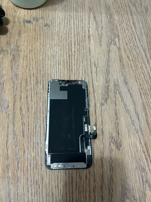 Apple iPhone 12 Replacement Screen556114069538754561