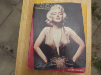 FS: "Marilyn Monroe" Golden Spotlight 550 Piece Jig Saw Puzzle
