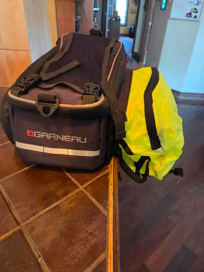 2 VELO MINELLI REVO 7 7 VITESSE HOMME - FEMME PRESQUE NEUF SUPPORT DE TRANSPORT POUR VÉHICULE INCLUE...