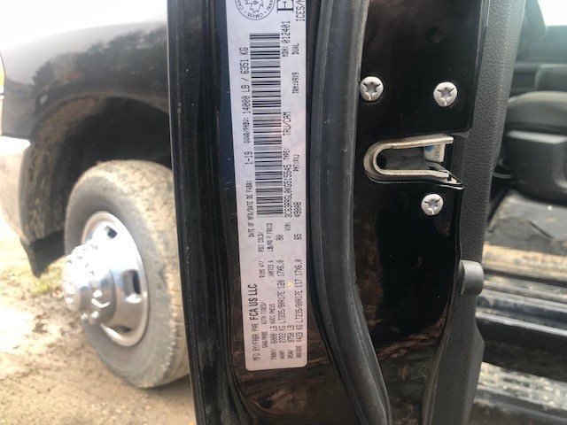 2019 Dodge Ram 3500 Dually 6.7L Cummins Diesel One Owner in Cars & Trucks in Hamilton - Image 3