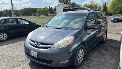 Looking for a reliable and spacious family vehicle? This 2008 Toyota Sienna LE might be the perfect...