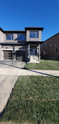 3 Bed 3 Bath Semi-Detached Home for Rent, from June 1st.Brampton