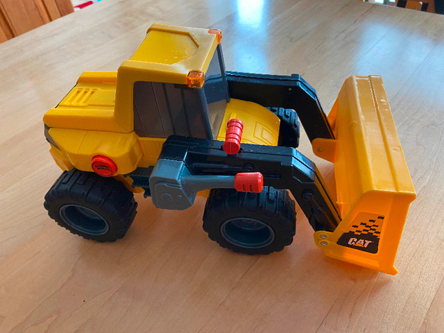 Gros tracteur CAT pour enfants avec son dans Jouets et jeux  à Ville de Montréal