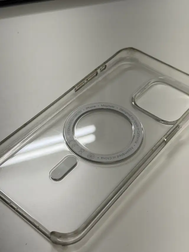 Genuine Apple iPhone 15 Pro Max Clear Case with MagSafe in General Electronics in Windsor Region - Image 6