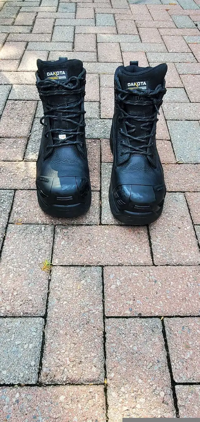 New DAKOTA Quad Comfort CSA Work Boots Mens Size 14 in Men's Shoes in Barrie - Image 3