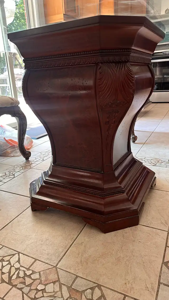 Round Glass Top Dining Table with Carved Wood Pedestal Base in Dining Tables & Sets in City of Toronto - Image 3