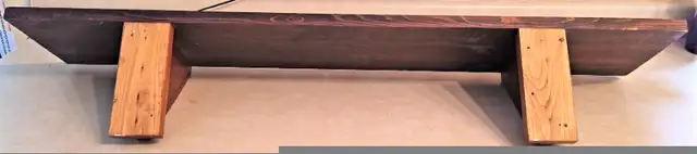 Wooden shelf with brackets in Home Décor & Accents in Kitchener / Waterloo - Image 4